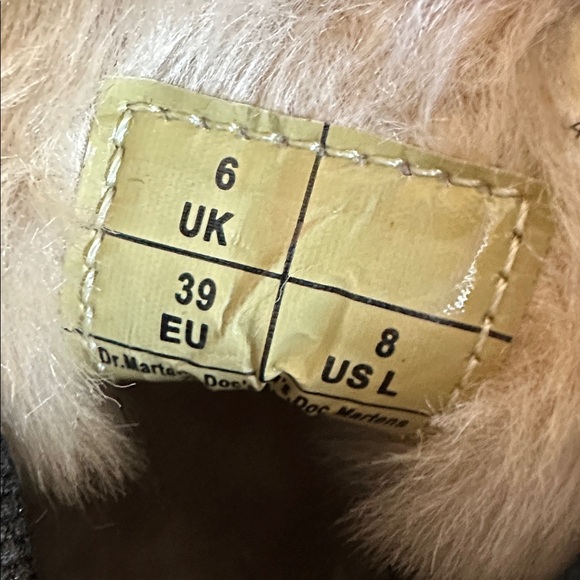 Dr. Martens Fur-Lined Boots 8 - Picture 6 of 6